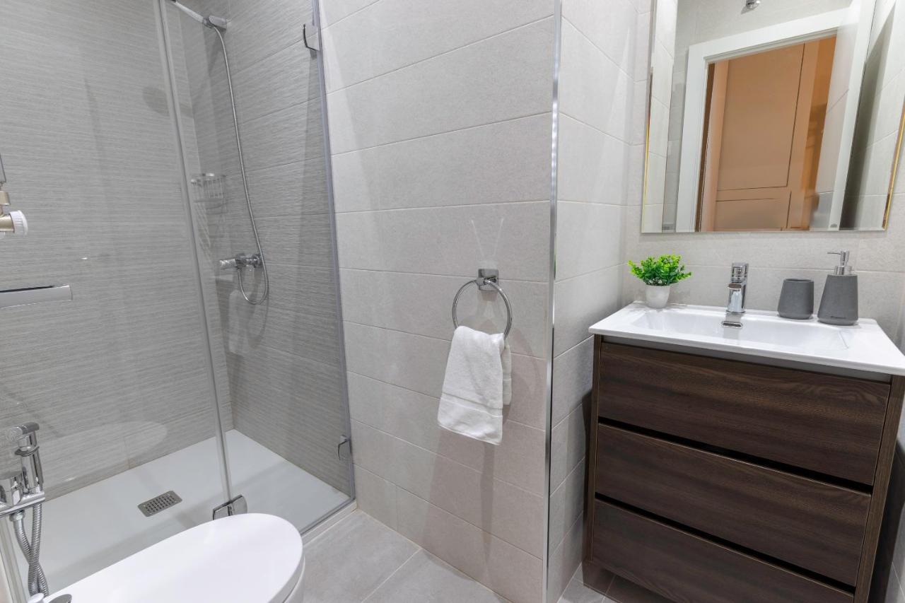 Recien Reformado Junto A Metro San Mames Apartment Bilbao Luaran gambar